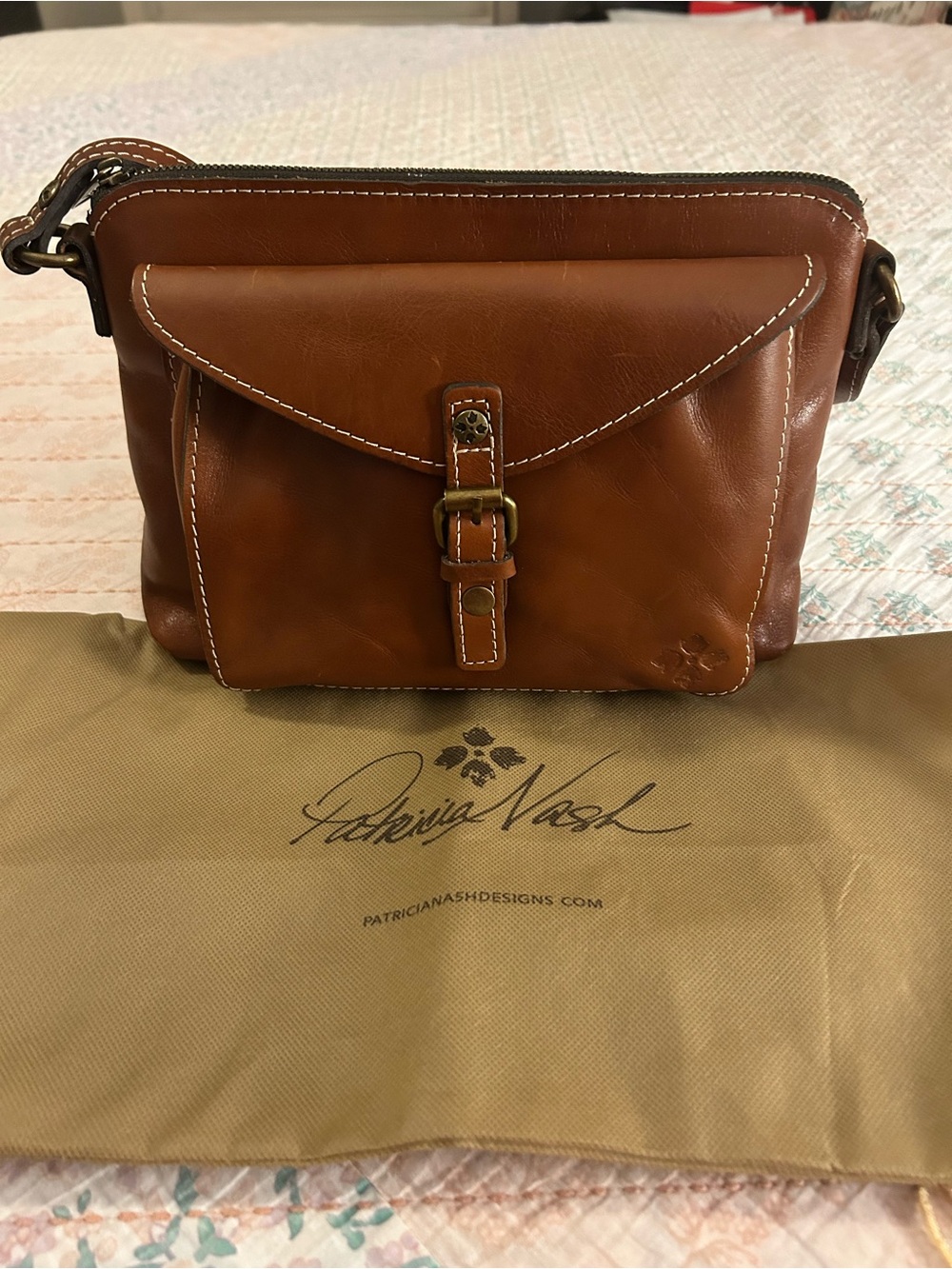 Patricia Avellino Crossbody Tan Heritage Full Grain Leather & Brass Bag EUC